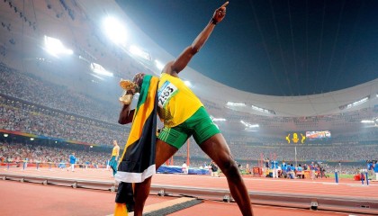 官网-《电竞产业链的价值重塑：从内容到周边的变革》，电竞产业是什么意思