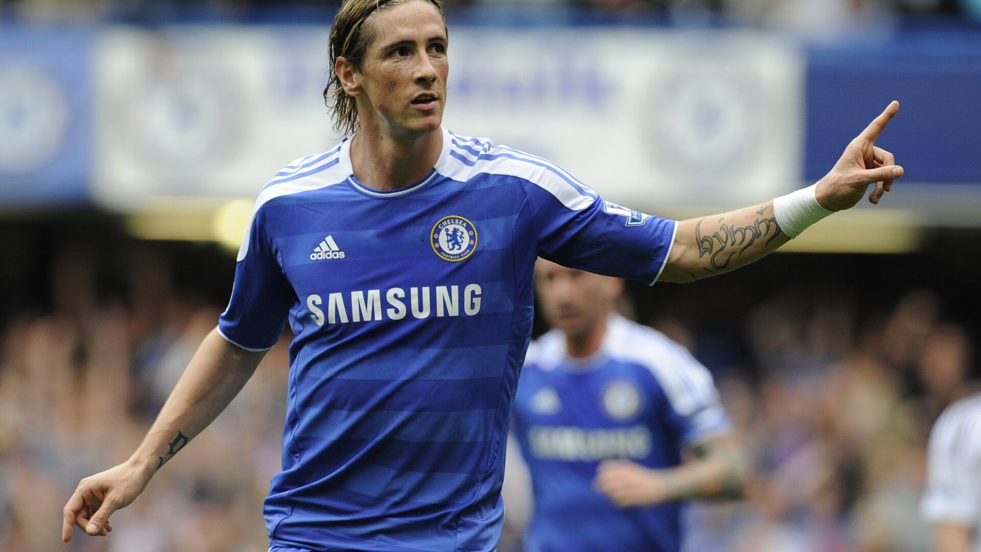 “蓝天白云，下一个冠军是谁？赛场风云瞬息万变”，蓝天白云下句怎么接