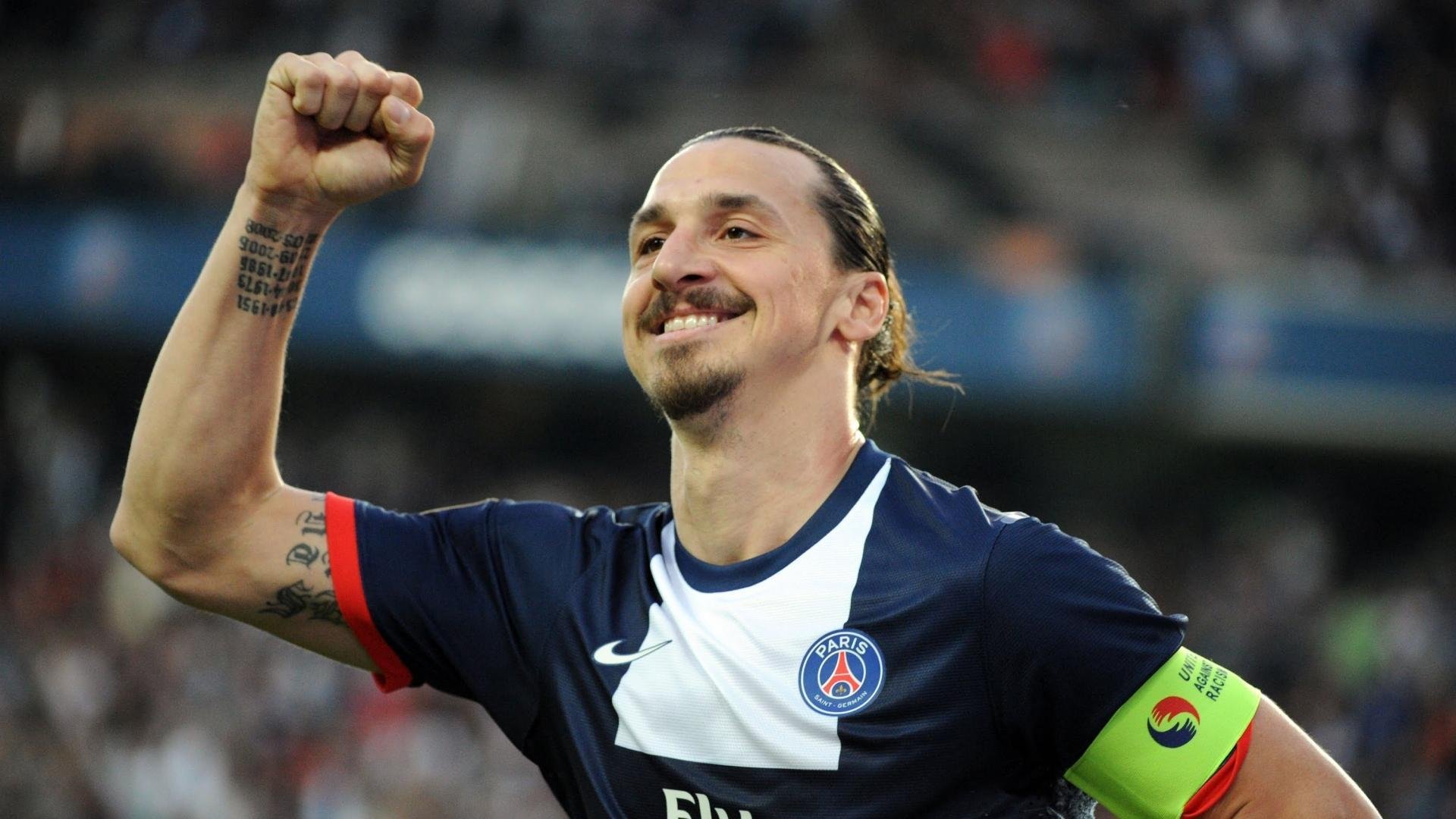 德甲引入VR技术，推动虚拟观赛新纪元，德甲官方解说